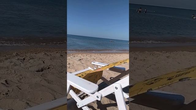 Шезлонг складной для отдыха на пляже смотреть онлайн