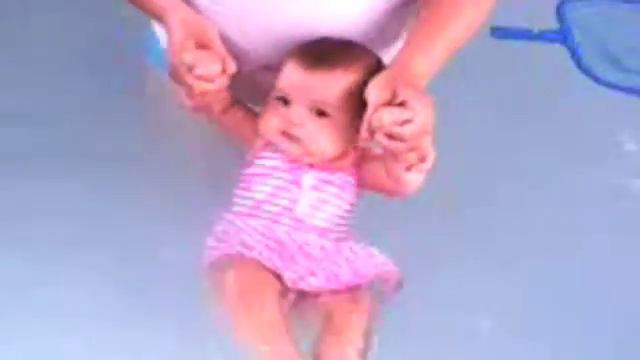 Samara Moreno bañandose смотреть онлайн