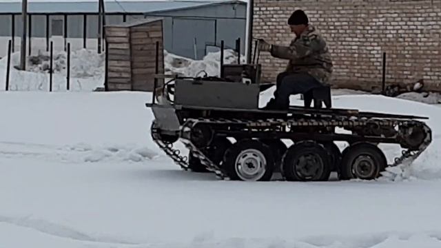 Гусеничный вездеход "ВЖИК-1" смотреть онлайн