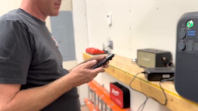 30A RV Power?! (Bluetti AC200MAX Power Station & 200W Solar) смотреть онлайн