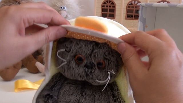 БАСИК. КОТ БАСИК БЕБИ от BUDI BASA с накидкой уточкой | Merry Nika смотреть онлайн