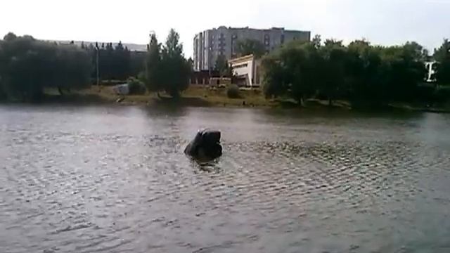 Дэу Донинвест тонет в Бугульме 2.07.2012.mp4 смотреть онлайн