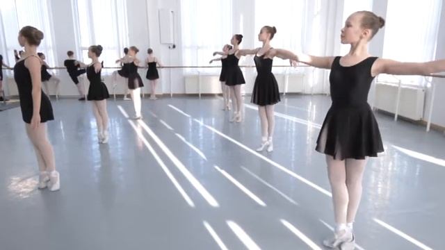 МУЗЫКАЛЬНЫЙ ИНТЕРВАЛ. Сюжет о классическом танце смотреть онлайн