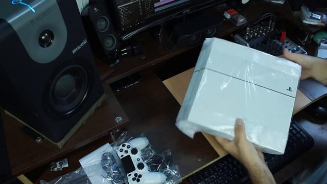 Playstation 4 Glacier White Hands on смотреть онлайн
