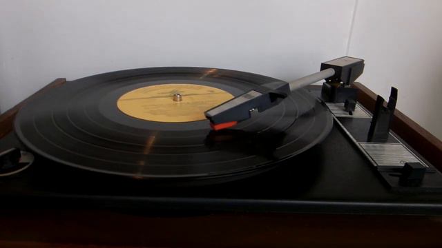 Эдита Пьеха и ансамбль "Дружба"---"Манжерок" (О. Фельцман - Н. Олев) смотреть онлайн