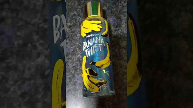 Banana Twist De Victoria Secret 🍋🍌 Reseña Breve 😁 (Dicen Que Se Parece A: By The Fireplace).