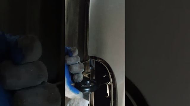 Куда вкручивается буксировочный болт в Skoda A5. смотреть онлайн