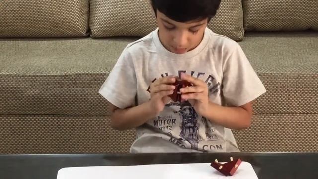 Moksh Solves A Brain Teaser Wooden Puzzle смотреть онлайн