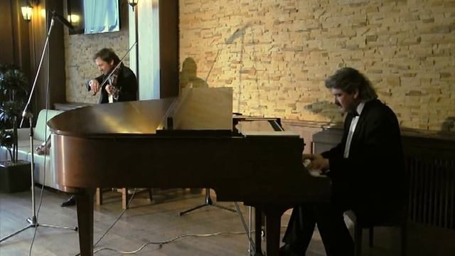 "The Shadow of Your Smile" Emil Yakovlev - violin Andrey Gololobov - piano смотреть онлайн