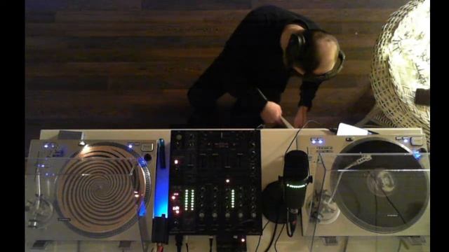 Dj Anton - House VS Techno смотреть онлайн