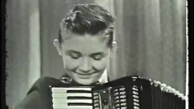 Dance of The Comedians* смотреть онлайн
