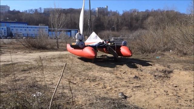 Транспортировка катамарана Яркат до воды на транцевых колёсах. смотреть онлайн