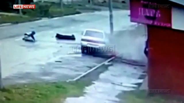 Водитель и пассажир чудом выжили в страшном ДТП смотреть онлайн