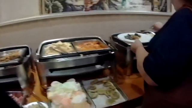 КИТАЙ ХУНЬЧУНЬ СЕНТЯБРЬ 2017г. ЗАВТРАК В ГОСТИНИЦЕ У ДИ ШВЕДСКИЙ СТОЛ смотреть онлайн