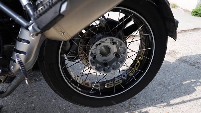Polep kolesa oracal 091 gold BMW R1200 GS tuningfolie.sk 1 смотреть онлайн