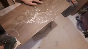 Резка керамической плитки при помощи лобзика