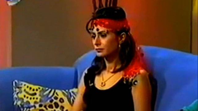 (90'S) YILDIZ TİLBE - SEVDASINA DÜŞMÜŞEM смотреть онлайн