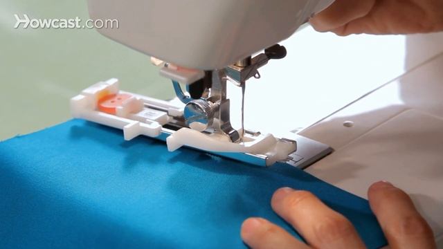 How to Use a Buttonholer Attachment | Sewing Machine смотреть онлайн