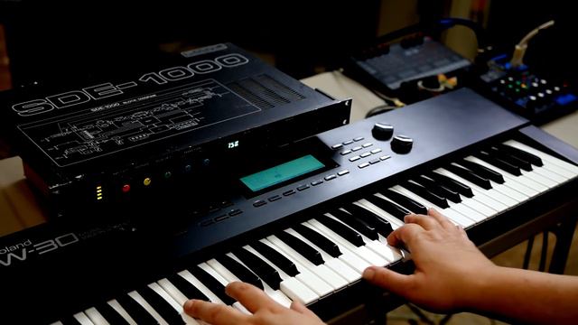 Ambient with Roland W-30 & SDE-1000 смотреть онлайн