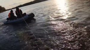 Буксировка лодки на моторе 9.8