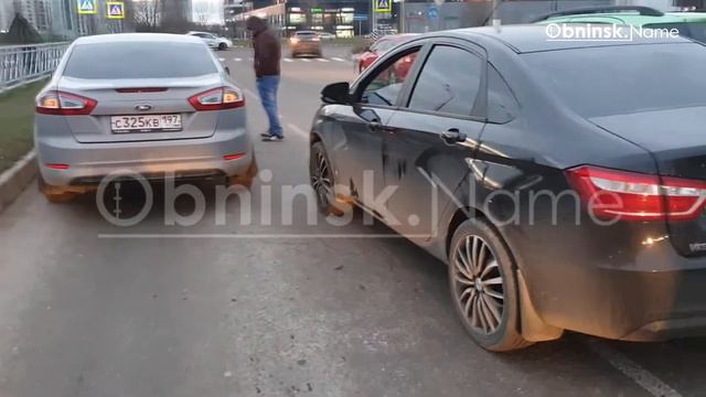 Подвыпивший водитель показывал на дороге «трюки» смотреть онлайн