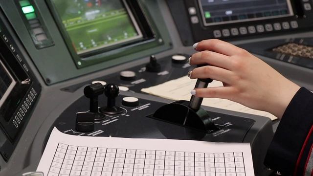 Дорофеева Софья-одна из первых женщин-помощников машиниста смотреть онлайн