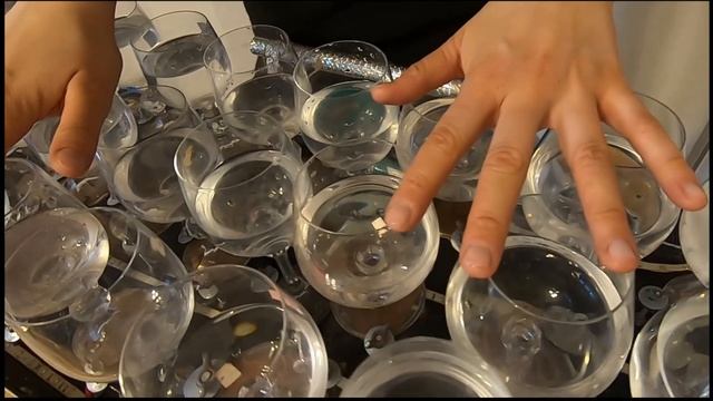 Jingle Bells гитара и бокалы guitar and glasses смотреть онлайн