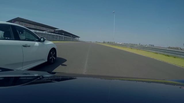 Honda Civic 1.8L vs 1.5L TURBO Engine смотреть онлайн