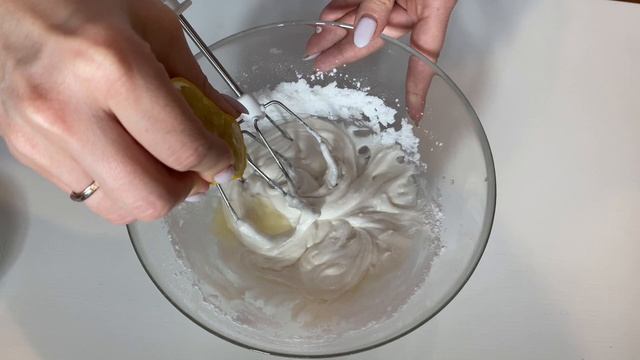 Глазурь для кулича делаю по рецепту знакомой с хлебокомбината: просто идеальная смотреть онлайн