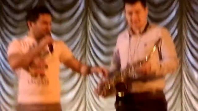 bahh tee и Артем саксофон-гитара:D смотреть онлайн