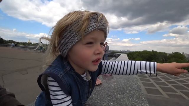 ХИТРЫЙ РЕБЁНОК! ПРОКАЧИВАЕМ МОЗГ и ГОТОВИМ КРУАССАНЫ / VLOG смотреть онлайн