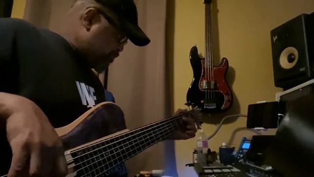 Ibanez BTB 6 смотреть онлайн