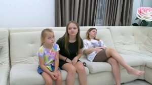 Маргарита Ухаживает за МАЛЫШОМ ! МАРК Управляет нами 24 часа ! Маргарита и Лера