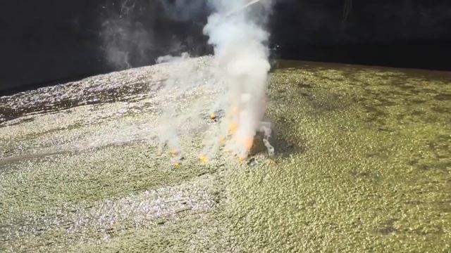 Sodium in Water Explosion | Chemical Reaction смотреть онлайн
