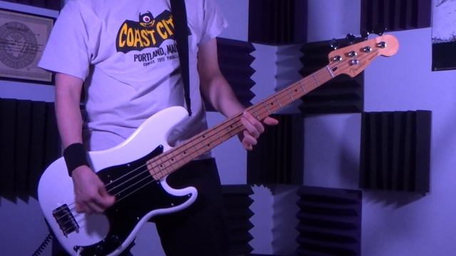 Ramones - Listen to My Heart (Bass Cover) смотреть онлайн