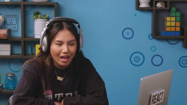Teens React To VTubers смотреть онлайн