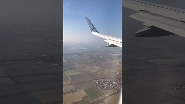 Landing at Milan Linate Airport (LIN) смотреть онлайн