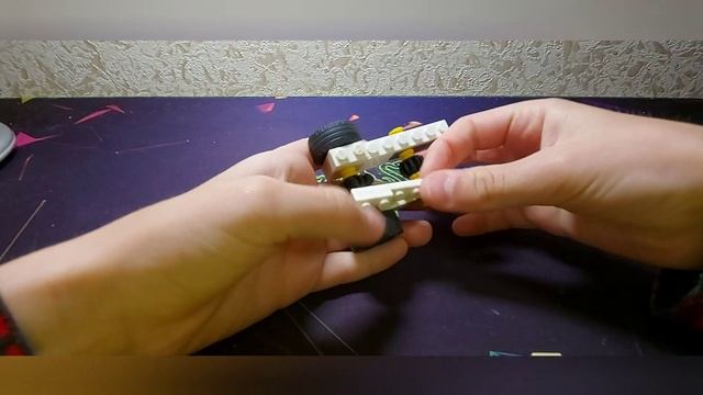 как сделать инерционную деталь из лего.?? смотреть онлайн