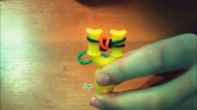 Браслет из резинок (без станка) смотреть онлайн