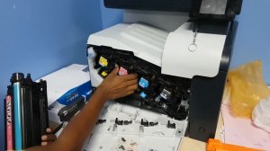 How to change ink cartridge on HP LaserJet Pro 500