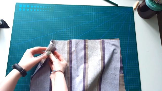 DIY. УТИЛИЗАЦИЯ ОСТАТКОВ ТКАНИ И ЛОСКУТОВ. КАК СШИТЬ МЯГКИЙ ПУФИК БЕЗ КАРКАСА. БЛОК ШАХМАТНАЯ ДОСКА смотреть онлайн