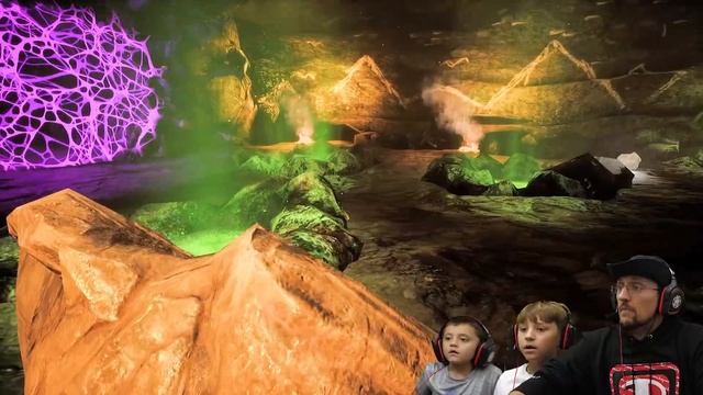 Mama Bear wants a HUG! Dark Deception BEST BOSS Battle with FGTEEV Boys (The End... for now #8) смотреть онлайн