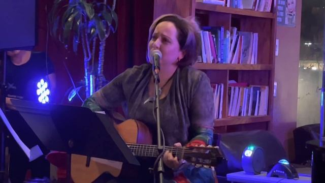 Жанна Шпиц. Не мужские писали стихи (стихи М. Перцова) смотреть онлайн