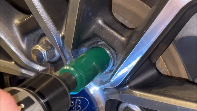 Lug Nut Cap Removal смотреть онлайн