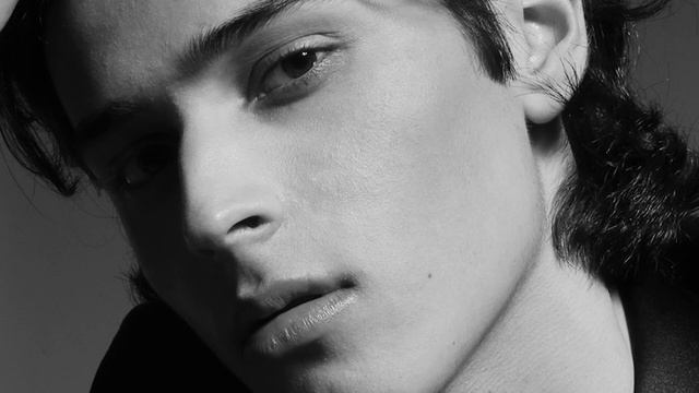 15-летняя дочь Моники Беллуччи впервые показала возлюбленного: молодых людей свела индустрия моды смотреть онлайн