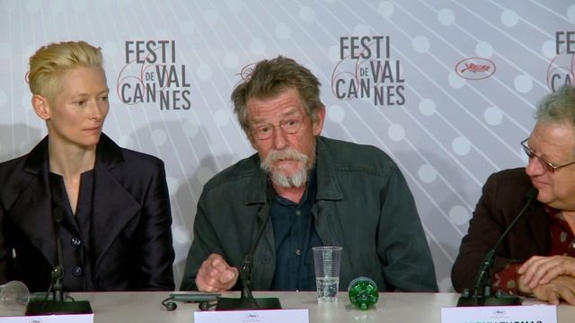 Vampires in Cannes for 'Only lovers left alive' смотреть онлайн