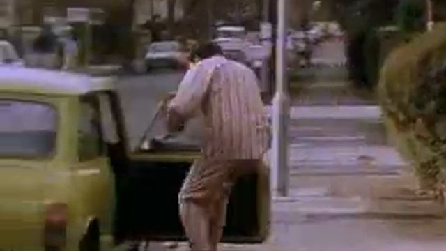 Mr Bean Getting up late for the dentist смотреть онлайн