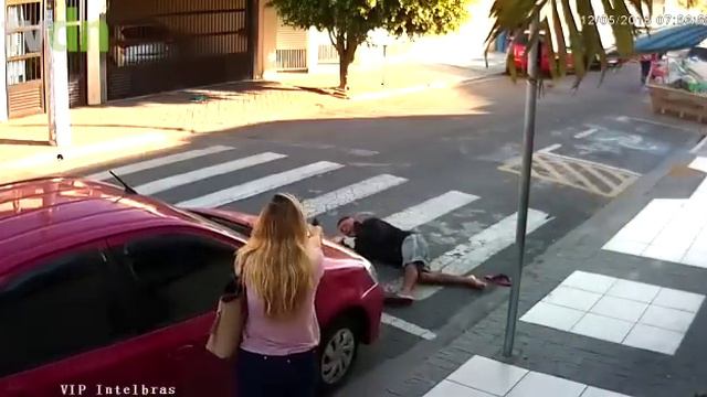 Policial militar reage a assalto, atira e mata ladrão em SP смотреть онлайн