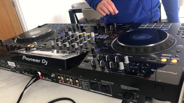 Minimal Deep Tech / House Mix XDJ-XZ смотреть онлайн