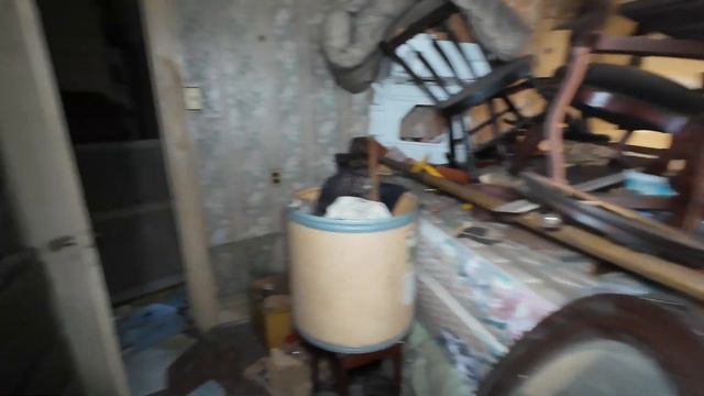 This Abandoned Time Capsule House is UNTOUCHED and FILLED with priceless antiques! смотреть онлайн